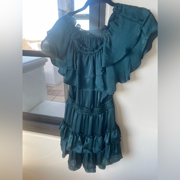Jules Dress
MISA Los Angeles
Color: Emerald
Size: S - Picture 3 of 4
